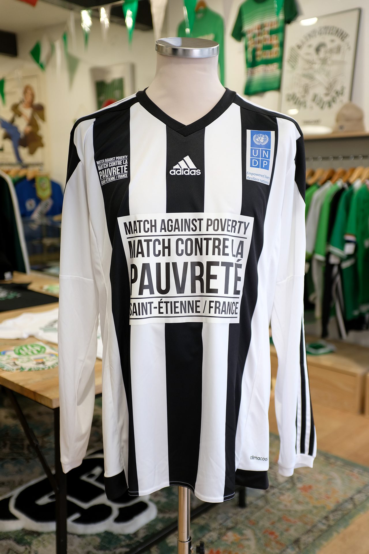maillot trezeguet match contre la pauvreté